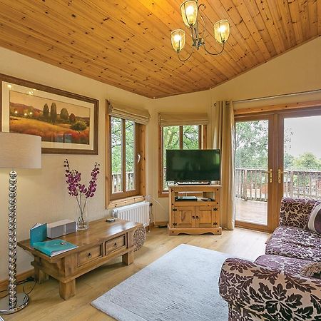 Charlesworth Lodges Ґлоссеп Екстер'єр фото