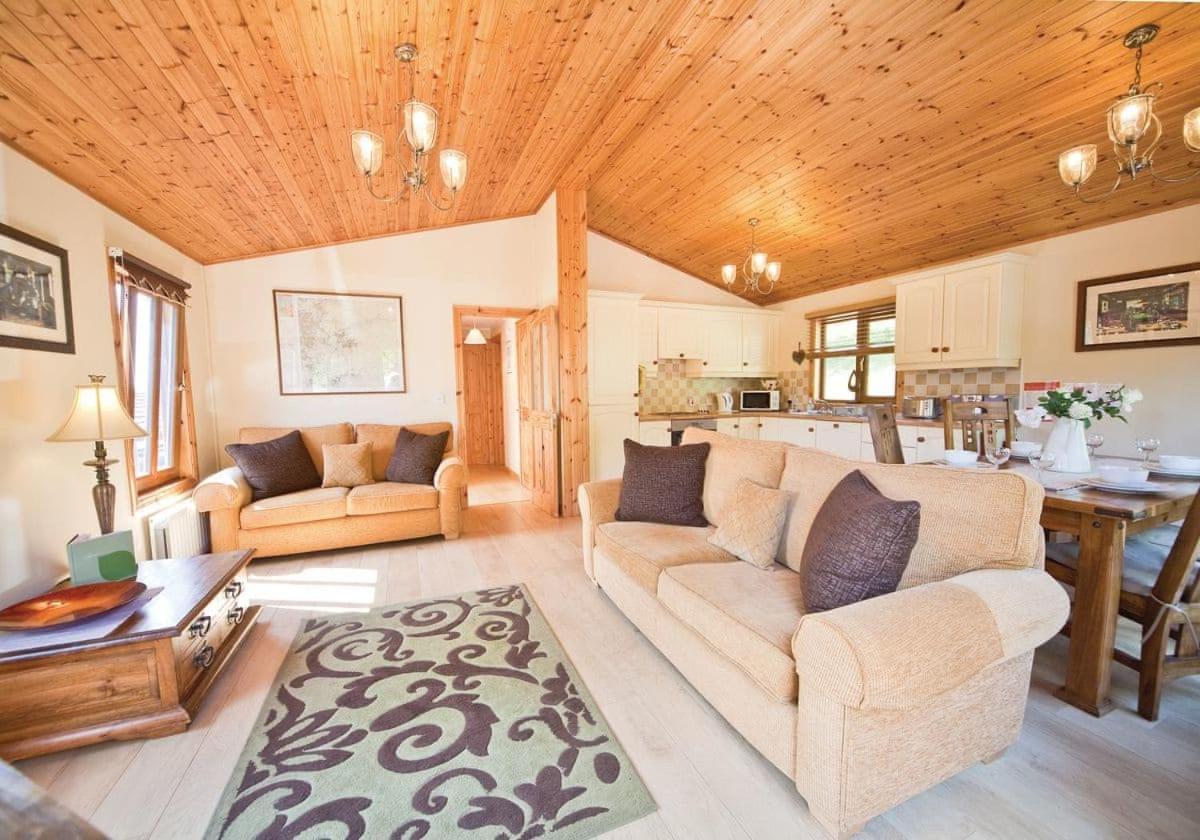 Charlesworth Lodges Ґлоссеп Екстер'єр фото