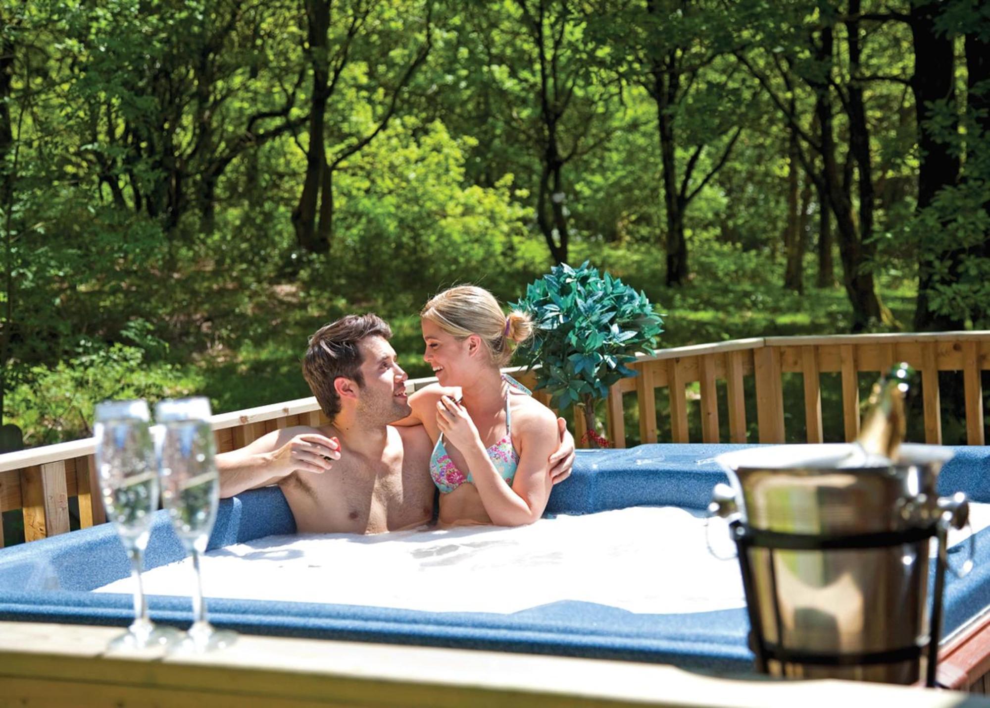 Charlesworth Lodges Ґлоссеп Екстер'єр фото